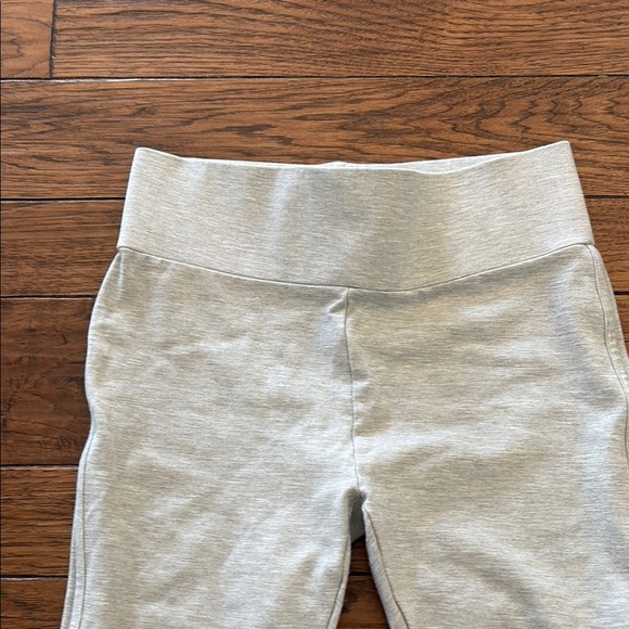 Lou & Grey Gray Leggings with Ribbed Waistband and Tapered Legs - Picture 5 of 7